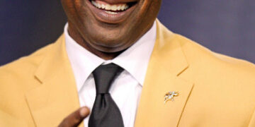 Should Cris Carter Be Fired? The Answer Is No