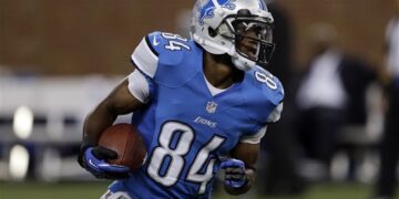 Broyles Gives Pros A LIfe Lesson In Money Managing