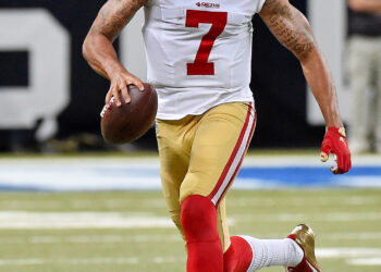 Struggling 49ers Bench Kaepernick At Quarterback