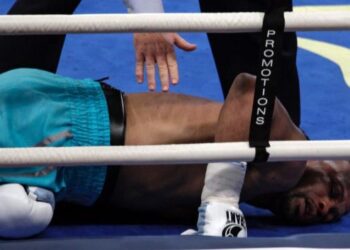 Floyd Won’t Make The Mistakes Roy Jones Is Making