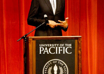 Kareem Abdul-Jabbar Rips Trumps Lies and Bigotry