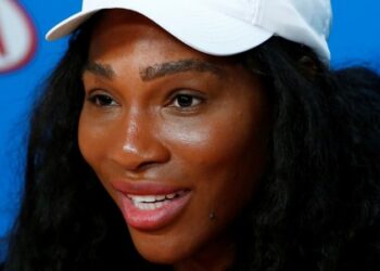Serena Rolls To Aussie Open Finals
