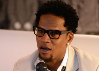 DL Hughley Explains Why Barkley, Steele And Bryant Are Missing The Point
