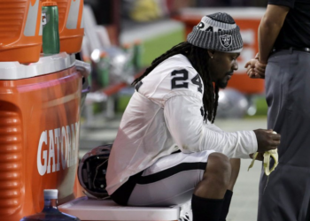 Lynch Sits During ‘Anthem’ At Raiders Preseason Game