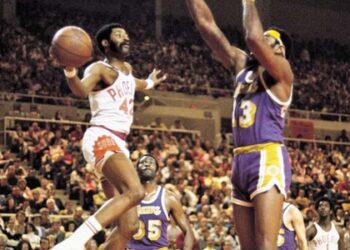 The ‘Hawk’: Hoops Icon And Hall Of Famer Connie Hawkins Dies At 75