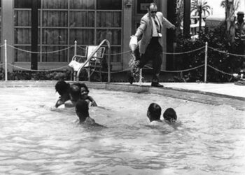 Picture Of Motel Manager Pouring Acid On Black Swimmers Explains The Major Flaw Of The Civil Rights Movement
