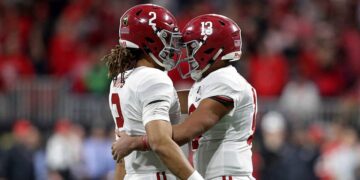 Why Jalen Hurts Should Stay At Alabama