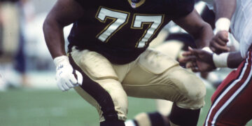 Replay Of HOFer Willie Roaf On AAA Talk Show
