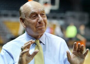 DICK VITALE  SAYS NCAA NEEDS TO PAY PLAYERS ON ‘AS GOOD AS IT GETS’ PODCAST