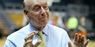 DICK VITALE  SAYS NCAA NEEDS TO PAY PLAYERS ON ‘AS GOOD AS IT GETS’ PODCAST