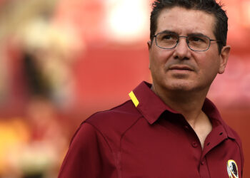 WASHINGTON NEEDS A QUARTERBACK (AGAIN) BUT LIKE THE REST OF THE NFL IT LACKS THE COURAGE TO SIGN KAEPERNICK