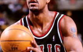 FORMER CHICAGO BULL DICKEY SIMPKINS TALKS ABOUT HIS CAREER AND PLAYING WITH MJ ON 'IN AND OUT OF SPORTS'