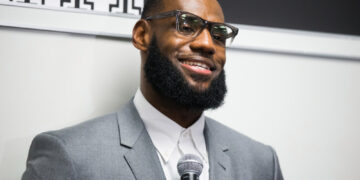 L.A. COUNTY SHERRIFF OUT OF LINE TO SINGLE LEBRON JAMES OUT