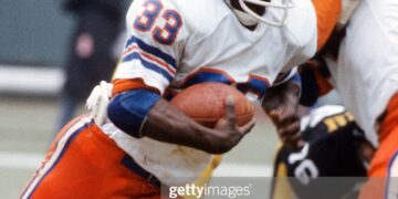 TRIBUTE TO FORMER NFL RUNNING BACK LONNIE PERRIN